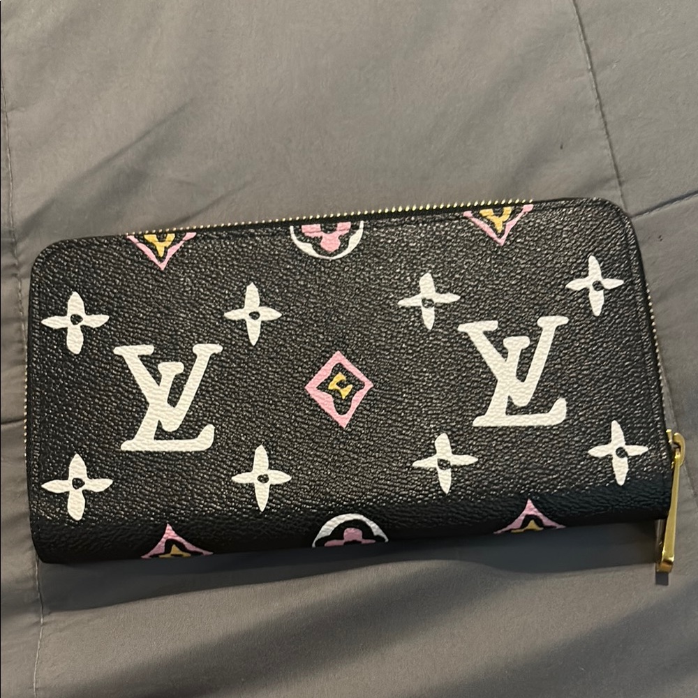 Louis Vuitton Wild at Heart Zippy Wallet